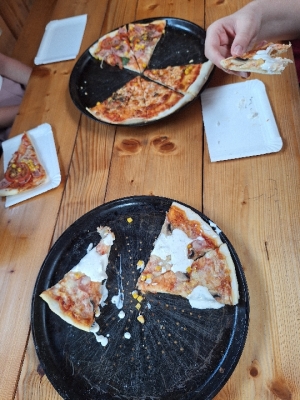 PYSZNA PIZZA W DOBKOWIE