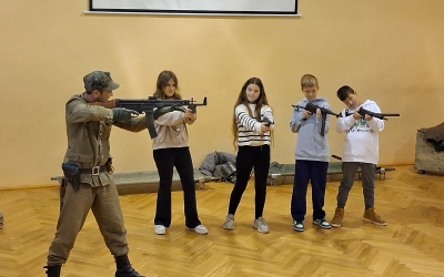 POKAZ HISTORYCZNY Z POWSTANIA WARSZAWSKIEGO