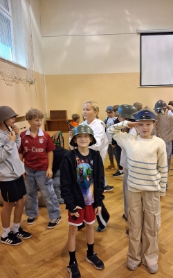 POKAZ HISTORYCZNY Z POWSTANIA WARSZAWSKIEGO