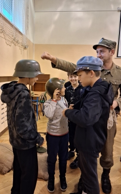 POKAZ HISTORYCZNY Z POWSTANIA WARSZAWSKIEGO
