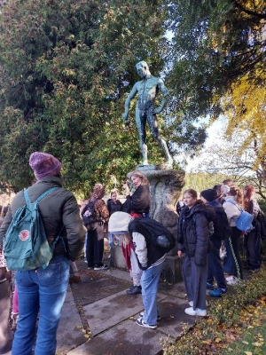 Niezwykła podróż w czasie - Odkrywanie Zamku Czocha z klasami 4a i 4c