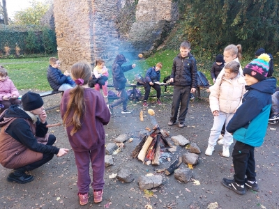 Niezwykła podróż w czasie - Odkrywanie Zamku Czocha z klasami 4a i 4c